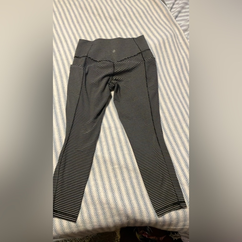 Athleta Salutation Stash Pocket Leggings 7/8 Black White Stripe